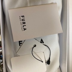 新品 フルラ 長財布 黒