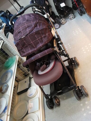 アップリカ ソラリア ベビーカー パープル【モノ市場半田店】151