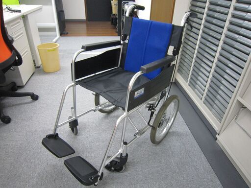 【中古】　車イス　（青）　MIKI製　介助式　ノーパンクタイヤ