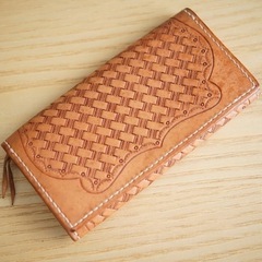 【値下げ】琉球レザー  長財布（イタリア直輸入のヌメ革を使用）