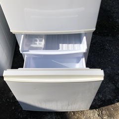 【リサイクルサービス八光　田上店　安心の1か月保証　配達・設置OK】シャープ 137L 2ドア冷蔵庫（ホワイト系）SHARP SJ-14Y-W