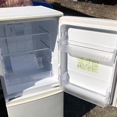 【リサイクルサービス八光　田上店　安心の1か月保証　配達・設置OK】シャープ 137L 2ドア冷蔵庫（ホワイト系）SHARP SJ-14Y-W