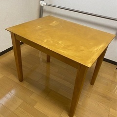 木製テーブル　