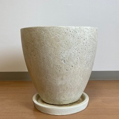 陶器製の植木鉢(鉢皿付き)