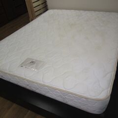 R095 高級 BoConcept クイーンベッド、マットレス幅160cm 訳あり