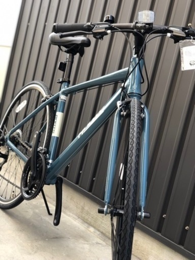 売切□新車☆最後の1台 アルミフレーム シマノ21段 クロスバイク ROOTS