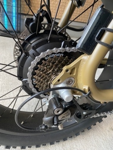 新車 CITYHUNT サイバーパンク 電動自転車