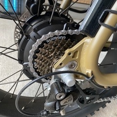 新車　CITYHUNT サイバーパンク 電動自転車