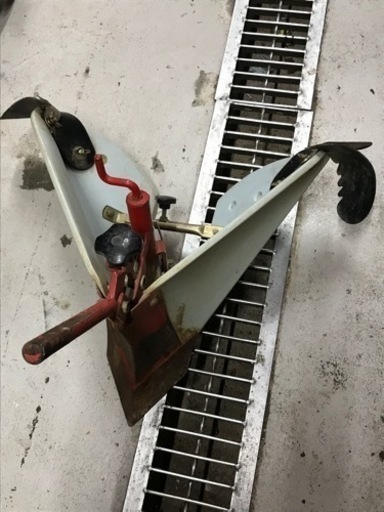 【中古】メーカー不明 耕運機 畝立て アタッチメント