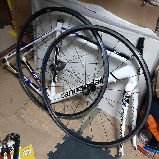 ロードバイクフレームcannondale CADD8！