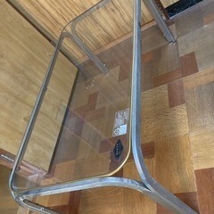 【無償】簡易組立て式ガラステーブル