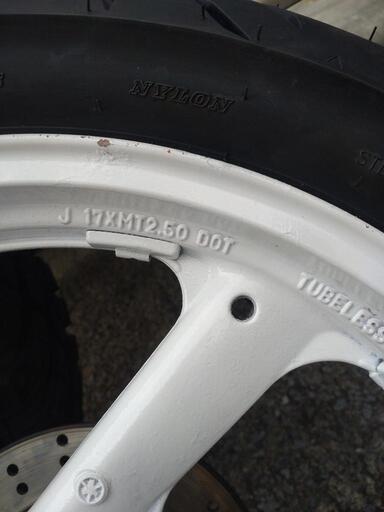 TZR 1ktリアホイール新品タイヤ付き
