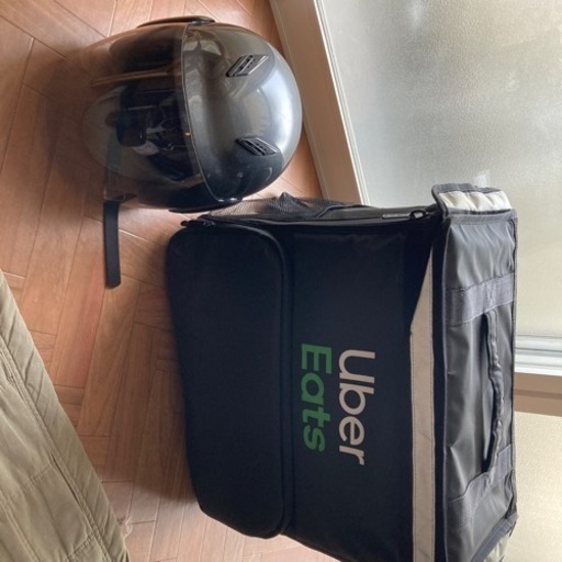 ホンダtodayとUber eatバッグとヘルメット