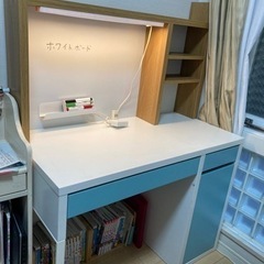 IKEA デスク　勉強机　LED ライトUSB付き