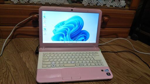 ノートパソコン　SONY 起動は早いです。
