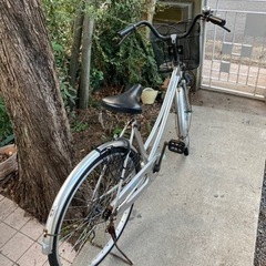 中古自転車　(パンクしてる)