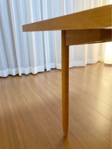 ウニコ　ダイニングテーブル　机