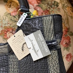 新品サメ皮バック