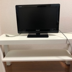 【ネット決済】19型テレビ(2011年製)+テレビ台(IKEAで購入)