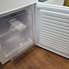 お買い得品‼　●6557●　ニトリ　冷蔵庫　NTR-106　2019年製　容量１０６L　ホワイトカラー　※割引キャンペーン中♪【リサイクルショップどりーむ天保山店】