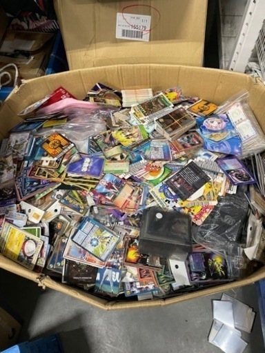 ポケモン、デジモン、ドラゴンボール、遊戯王など色々カード大量セット！