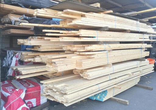約5トン材木まとめて2x4から2x10ガレージやログハウスウッドデッキにどうぞ。白井市から