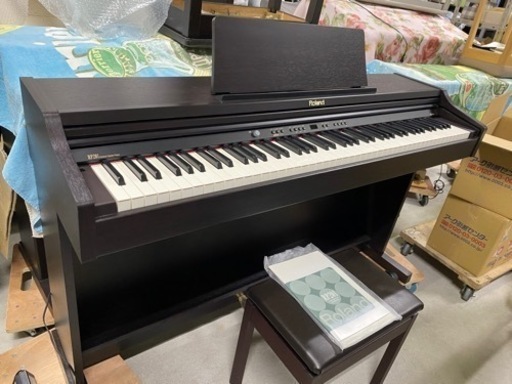 お薦め品‼️激安‼️ローランド電子ピアノ HP201-RW 2010年