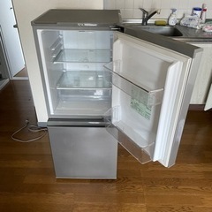 Aqua冷蔵庫2段！ノンフロア冷凍冷蔵庫！