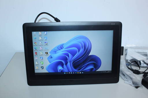 Wacom ワコム Cintiq 16 DTK-1660-