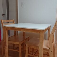 ニトリ ダイニングテーブル＋椅子２脚