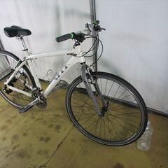 B744★21800円★整備済み スポーツ中古自転車 GIANT　SEEK　ホワイト【クロスバイク】