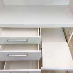 キッチンボード 3枚扉 ホワイト 鏡面 レンジボード 食器棚□横幅90cm 