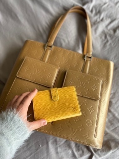 LOUIS VUITTON トートバッグと財布