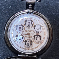 ミッキー&ミニー プレミアム ラインストーン付きレリーフ懐中時計 