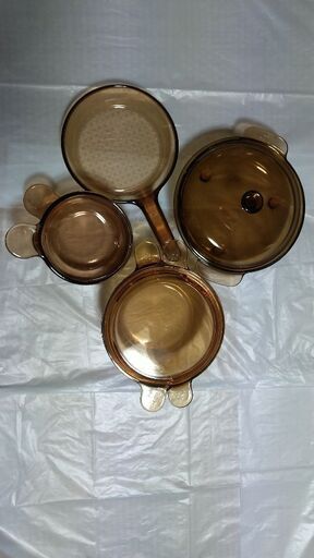 新品未使用　耐熱ガラス鍋皿セット
