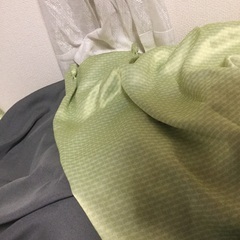 黄緑の遮光カーテン、レースカーテン
