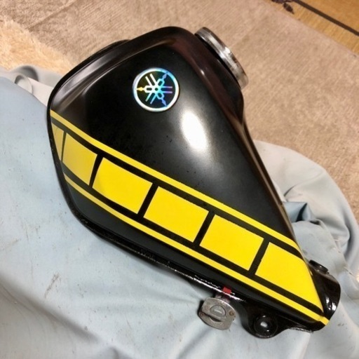 【売切/終了】★YAMAHA TW200/225 ガソリンタンク　レストア素材中古 売切/終了】☆YAMAHA TW200/225 ガソリンタンク レストア素材中古