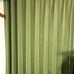 長めのカーテン　緑色　2枚