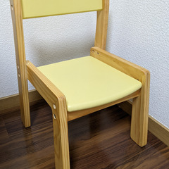 ニトリ　Olive Kids Chair 子供用椅子
