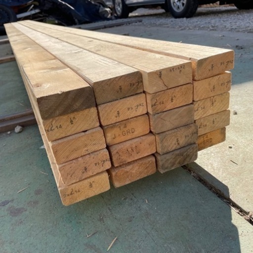 ☆完売商品 2×4材☆ 4.26m 20本セット！ (14フィート) 木材 材木 SPF材