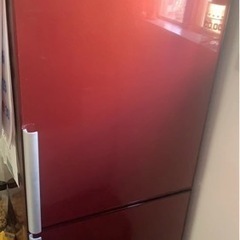 sharp。270L。赤。冷蔵庫