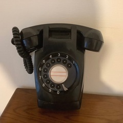 昔の縦型　黒電話　壁掛　レトロ
