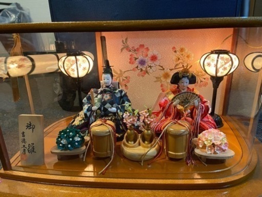 小さめお雛様　吉徳の雛人形　アクリルケース入り美品　ぼんぼり点灯