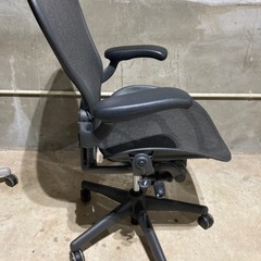 Herman Miller Aeron ハーマンミラー アーロンチェア Cサイズ　グラファイト色