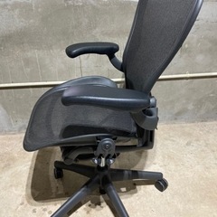 Herman Miller Aeron ハーマンミラー アーロンチェア Cサイズ　グラファイト色