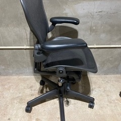 ハーマンミラー アーロンチェア Bサイズ グラファイト Herman Miller Aeron 