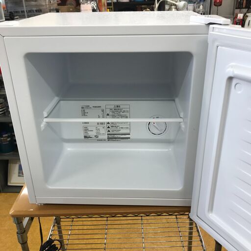 マクゼン 1ドア冷凍庫32L JF032ML01GM