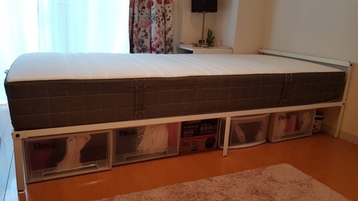 Ikeaのシングルベッド(マットレス付き)90x200cmの画像