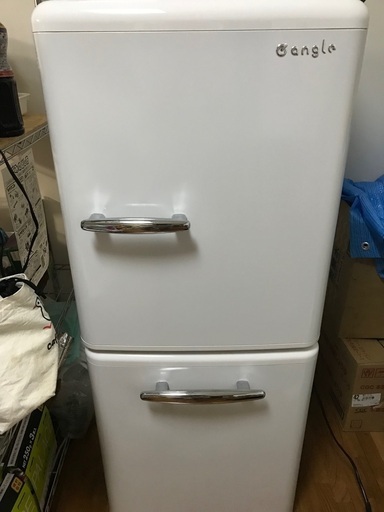 レトロで可愛いデザインの冷蔵庫です✨