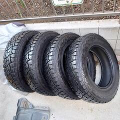 Toyo Open country R/T 185/85/R16...